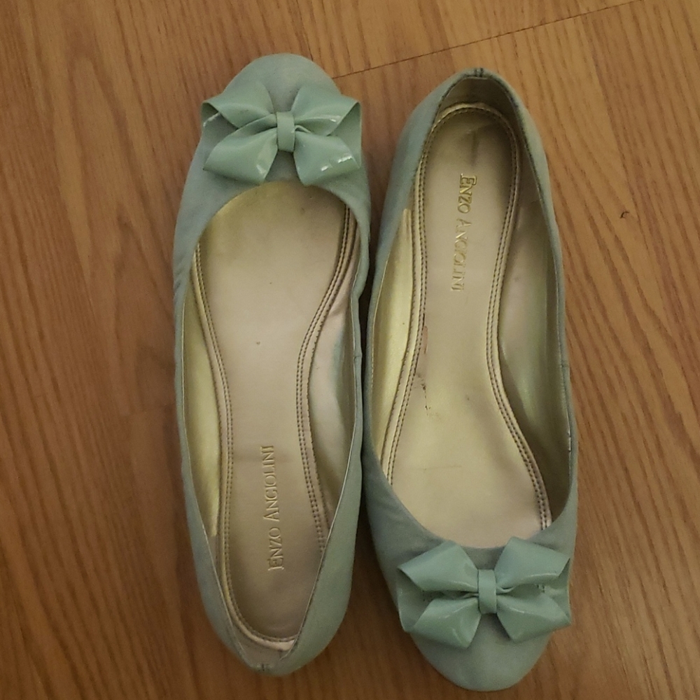 Shoes - Picture 2 of 6